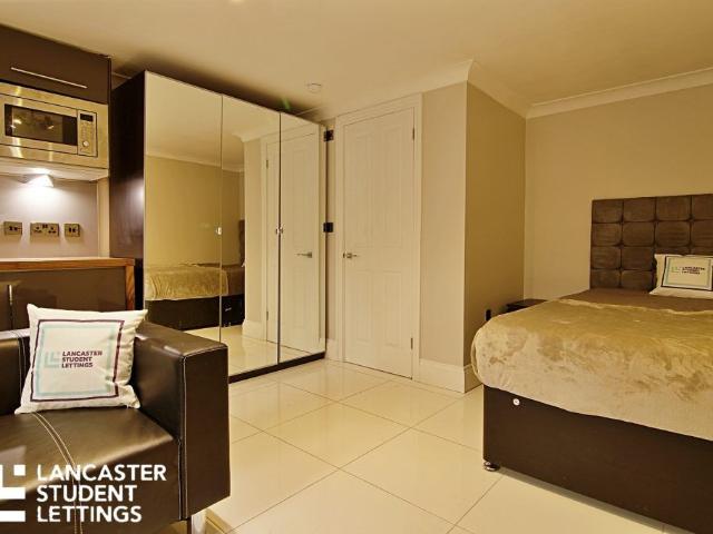 Room for rent in Moorlands, Bare