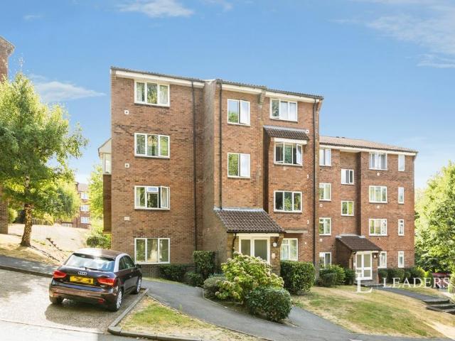 Apartment for rent in Perryfields, West Sussex