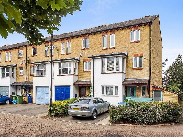 House for rent in Poplar Grove, Greater London