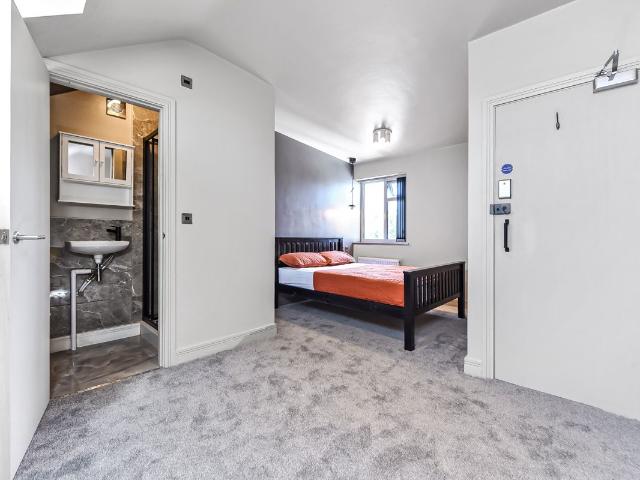 House for rent in Alton Barnes, Essex