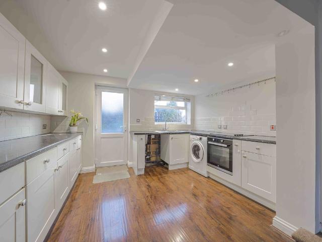 House for rent in Spital, Windsor