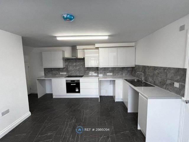 Apartment for rent in Morice Town, Mount Wise