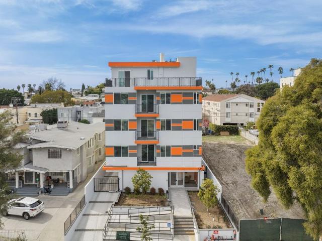 Apartment for rent in Canoga Park, California