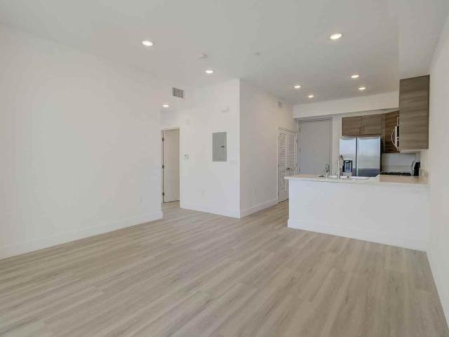 Apartment for rent in Canoga Park, California