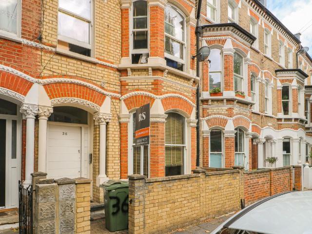 Apartment for rent in Clapham, Greater London