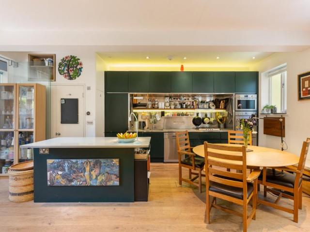 House for rent in North Kensington, Greater London