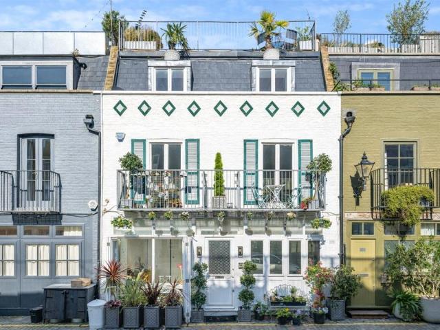 House for rent in North Kensington, Greater London