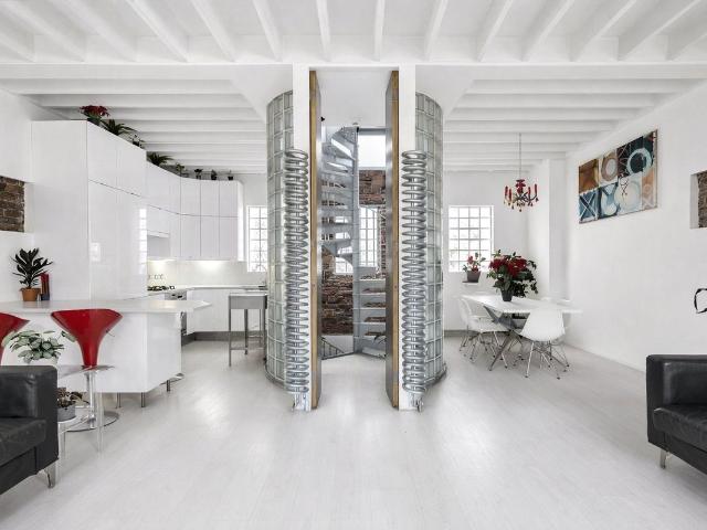House for rent in North Kensington, Greater London