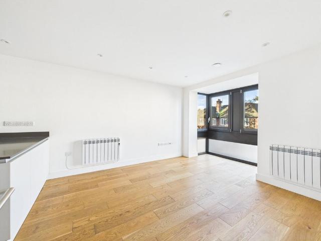 Apartment for rent in St Margarets, Greater London