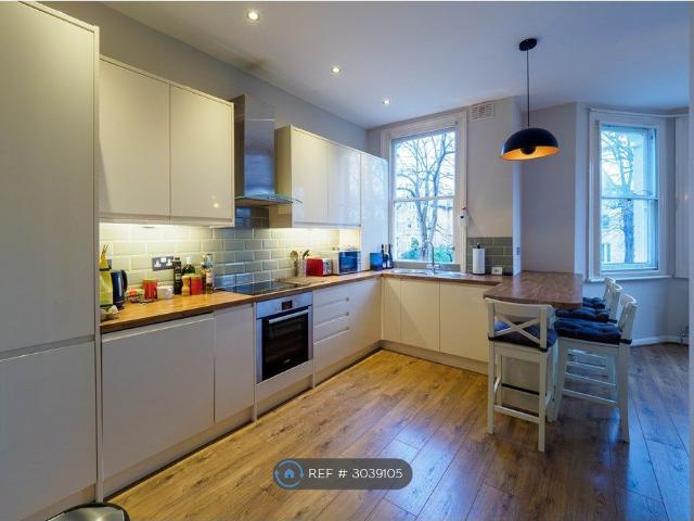 Apartment for rent in St Margarets, Greater London