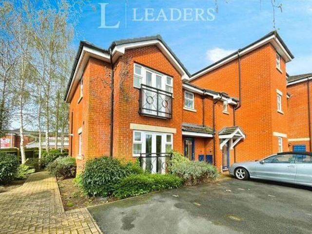 House for sale in Diglis, Worcestershire