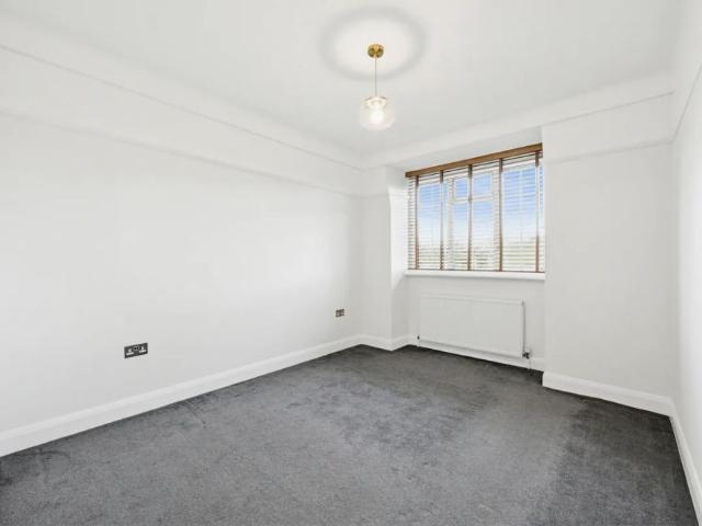 Apartment for rent in Surbiton, Greater London