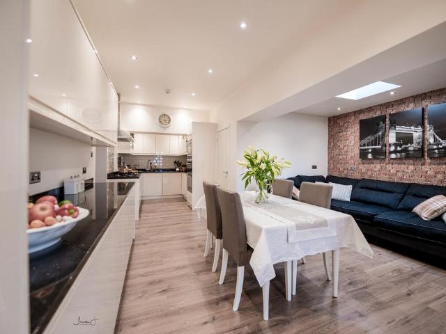 House for rent in Dukinfield, Tameside