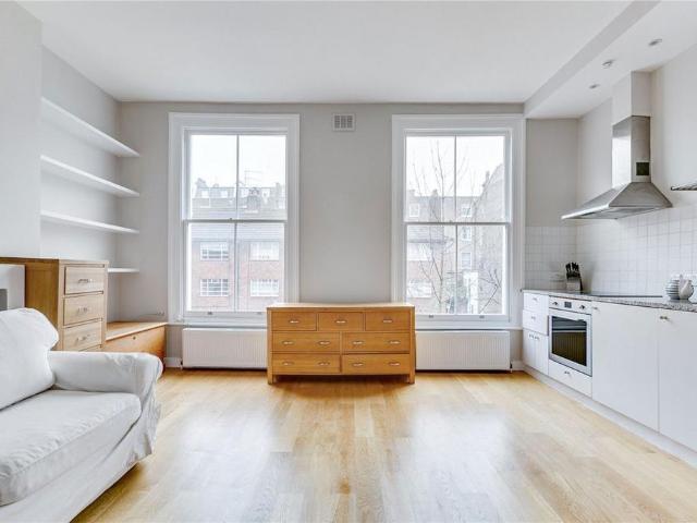 House for rent in North Kensington, Greater London
