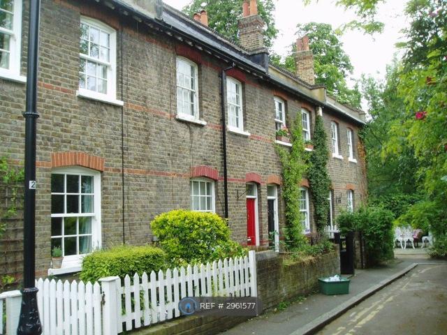 House for rent in London Borough of Ealing, Greater London