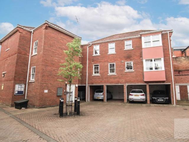 Apartment for rent in Lakenham, East Bank