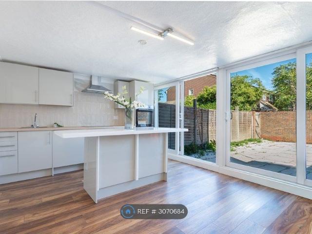 House for rent in London Borough of Bexley, Greater London