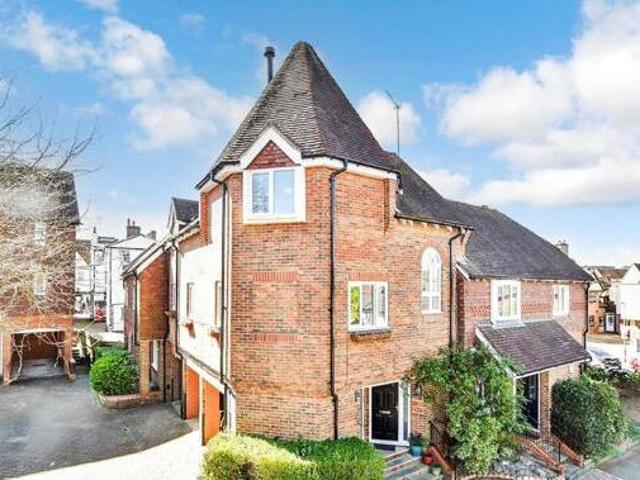 House for sale in Rose Hill, Pachesham Park