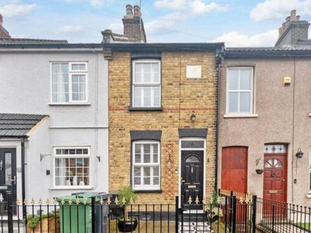 House for sale in Brooklands, Dartford