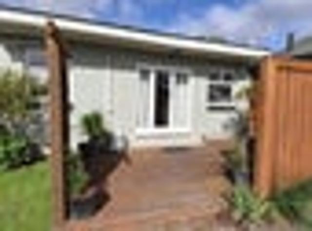 Apartment for rent in Chaslands, Canterbury