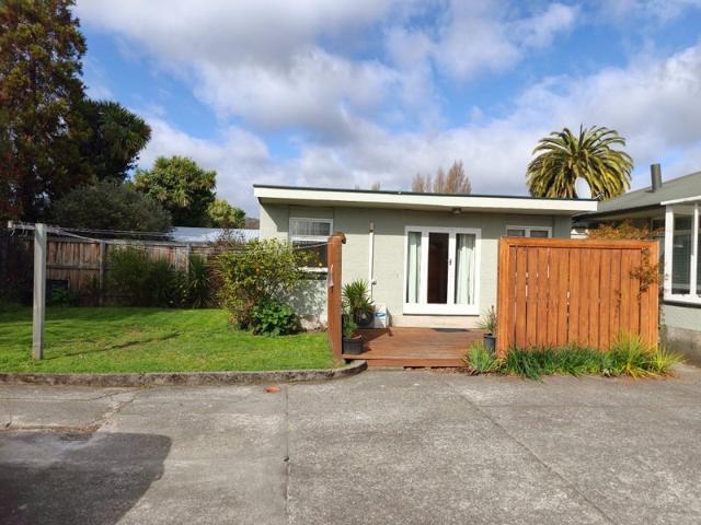 Apartment for rent in Chaslands, Canterbury