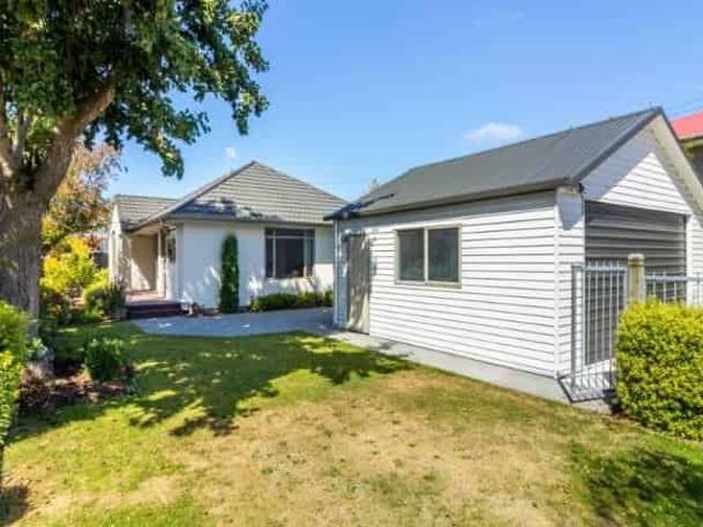 House for rent in Chaslands, Canterbury