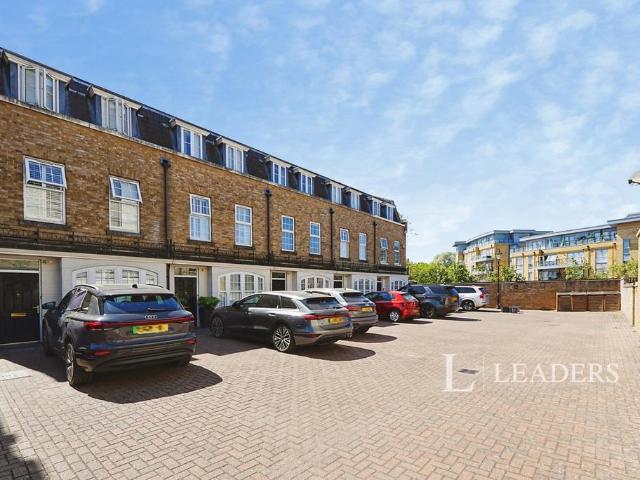 House for rent in Eden Park, Greater London