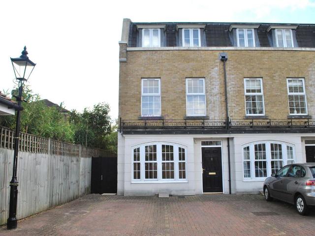 House for rent in Eden Park, Greater London