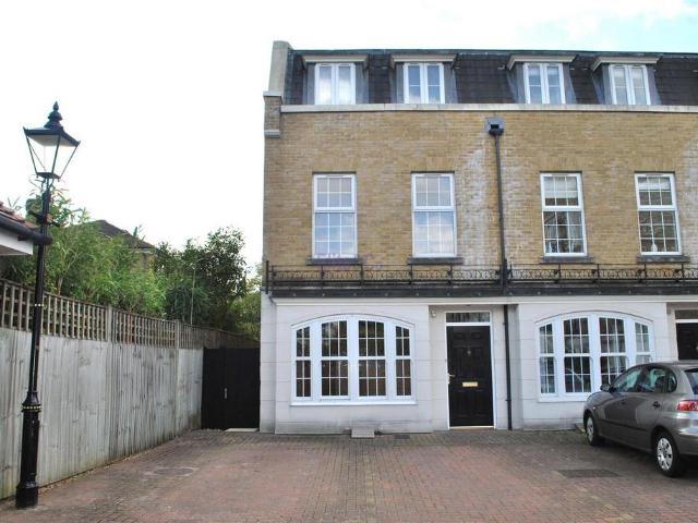House for rent in Eden Park, Greater London