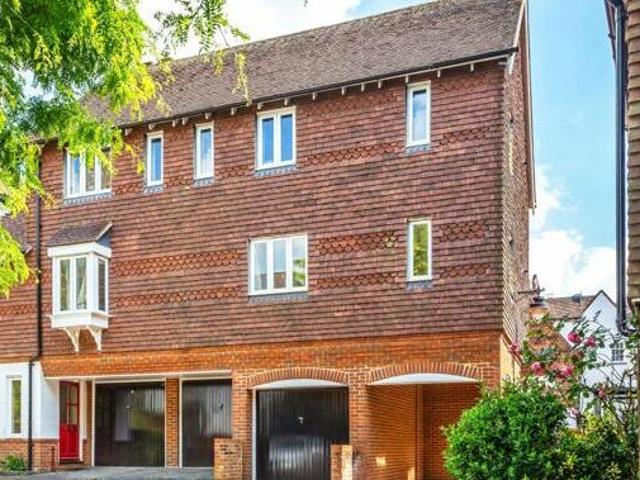 House for sale in Pachesham Park, Surrey