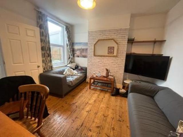 Room for rent in St. Martin's, The Bridge