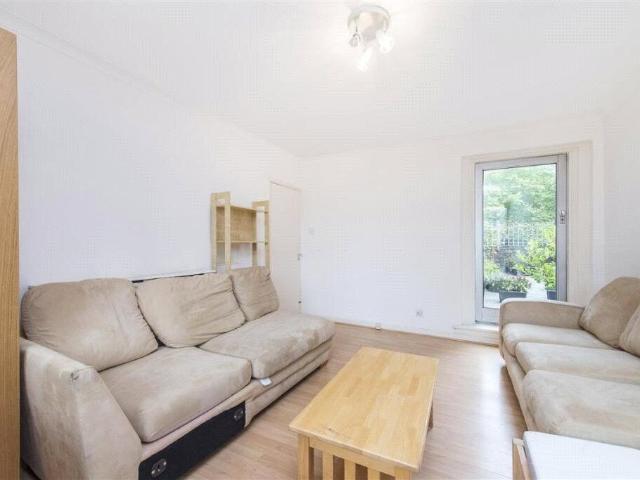 Apartment for rent in Battersea, Greater London