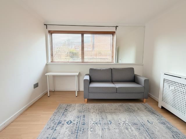 Apartment for rent in Battersea, Greater London
