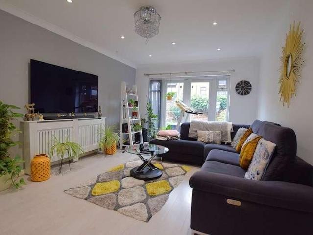 House for rent in Stanwell, Spelthorne
