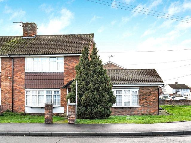 Studio for rent in Stanwell, Spelthorne