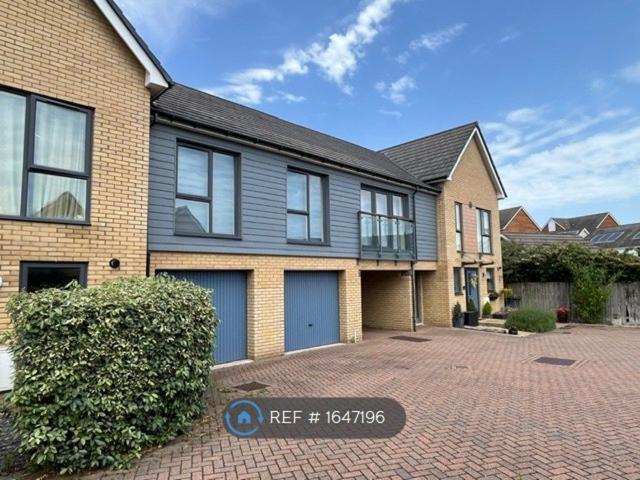 Apartment for rent in St. Marys Island, Gillingham