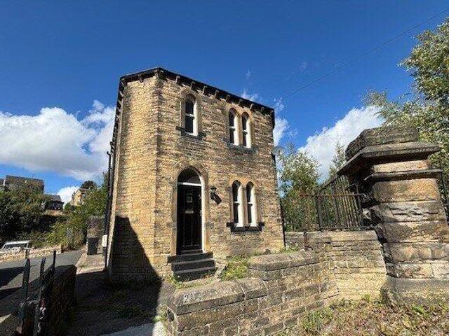 House for rent in Huddersfield, West Yorkshire