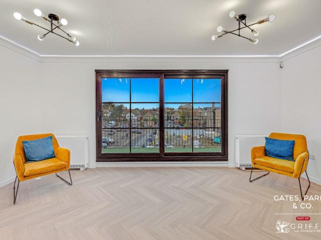 Apartment for rent in Cranham, Greater London