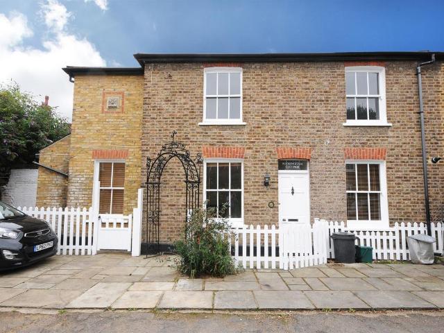 House for rent in London Borough of Ealing, Greater London