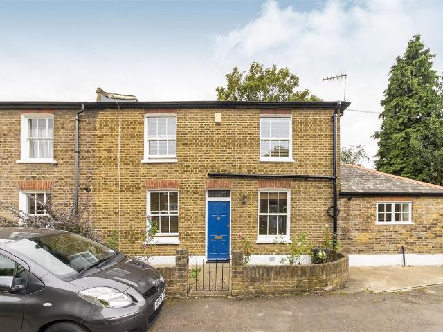 House for rent in London Borough of Ealing, Greater London