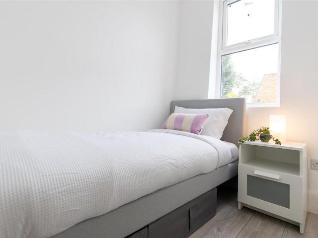 Apartment for rent in London Borough of Ealing, Greater London