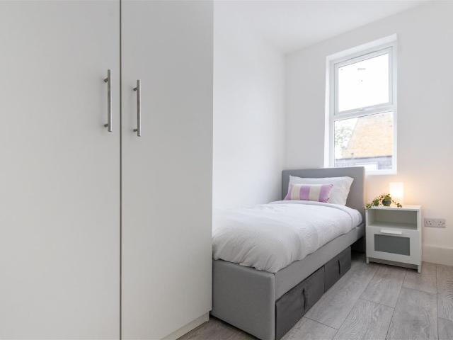 Studio for rent in London Borough of Ealing, Greater London