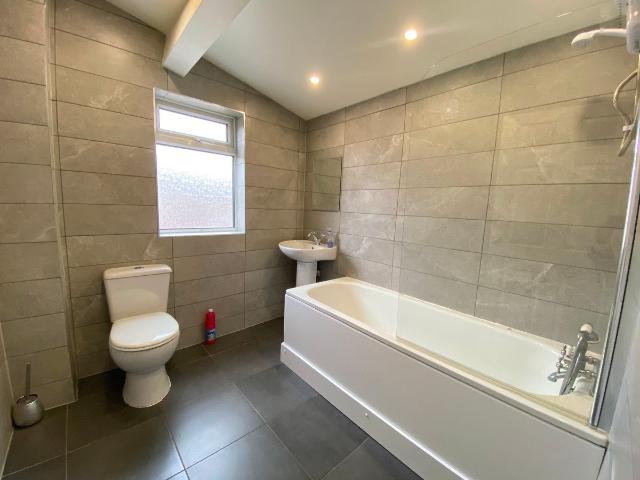 Apartment for rent in Garston, Calderstones