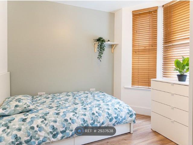 Room for rent in Brompton, Gillingham