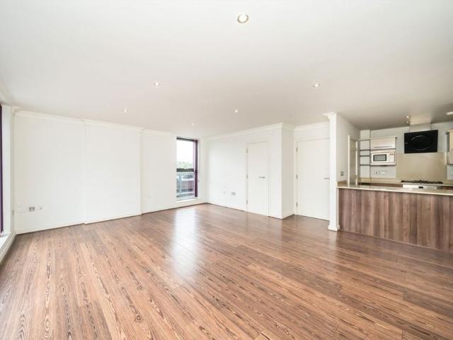 House for rent in Royal Borough of Kingston upon Thames, Greater London