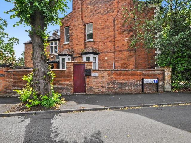 Apartment for rent in Sydenham, Green Close