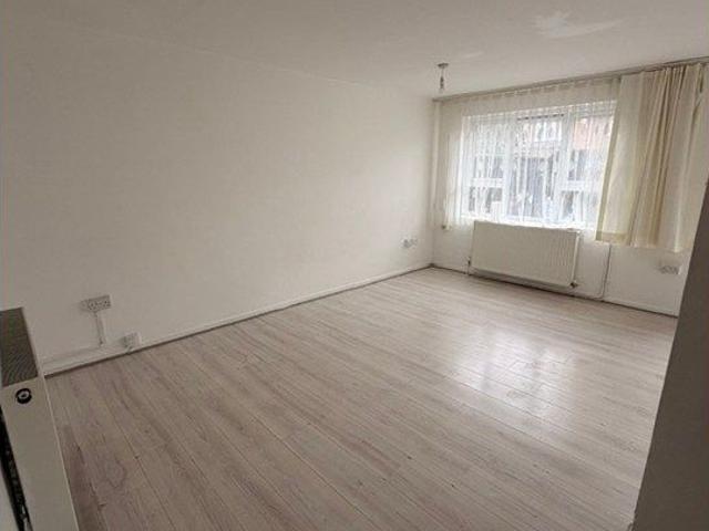 Apartment for rent in Ponders End, Greater London