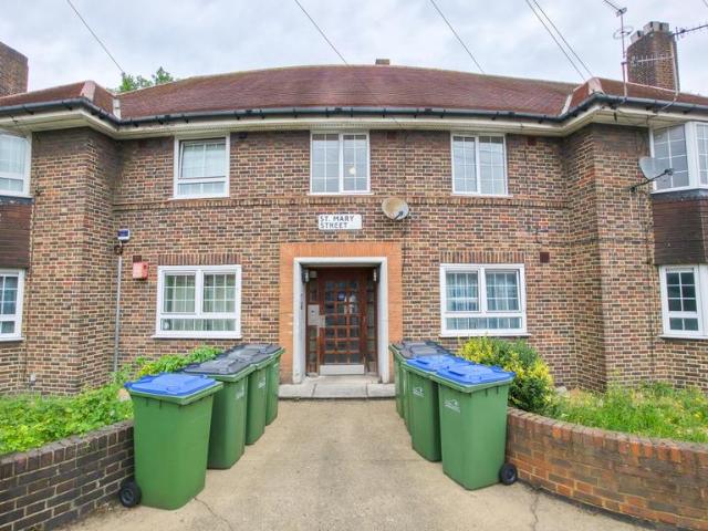 Apartment for rent in Charlton Riverside, Greater London