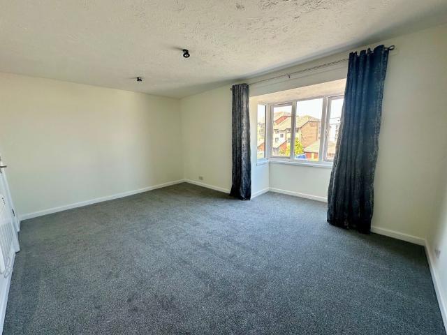 Studio for rent in Priddy's Hard, Middlecroft