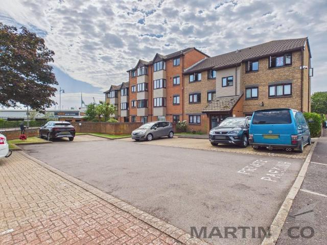 Apartment for rent in Priddy's Hard, Middlecroft